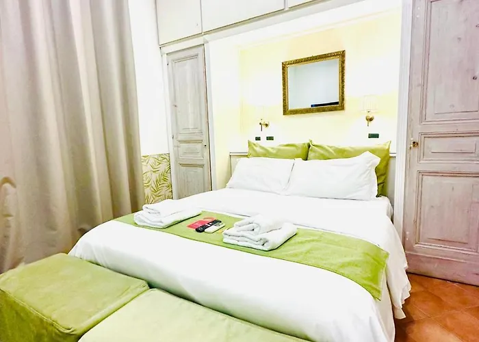 Fori Imperiali Colosseum בית הארחה