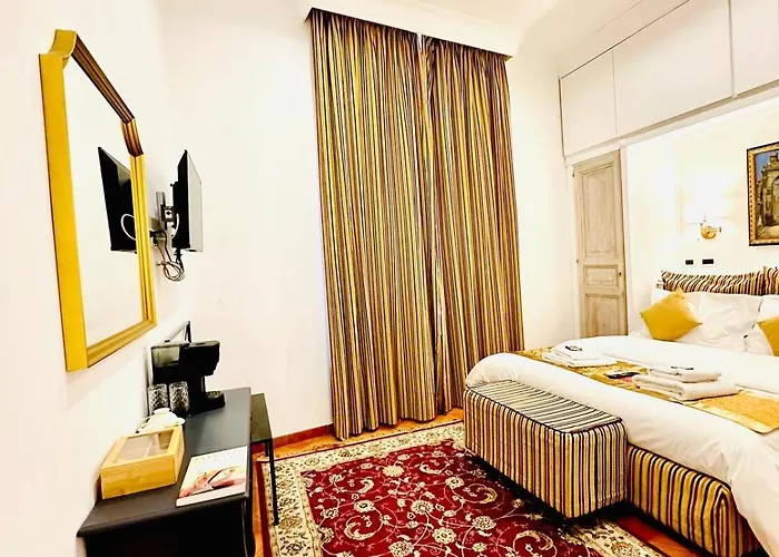 Fori Imperiali Colosseum בית הארחה *