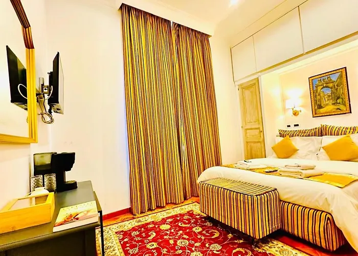 Fori Imperiali Colosseum בית הארחה