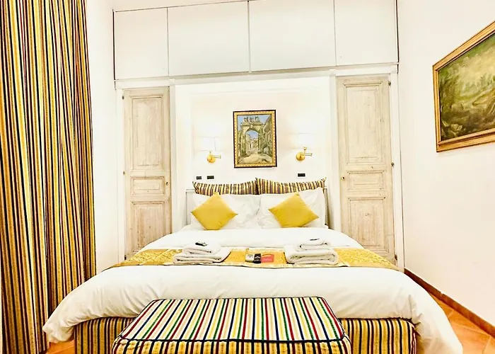 Fori Imperiali Colosseum בית הארחה רומא