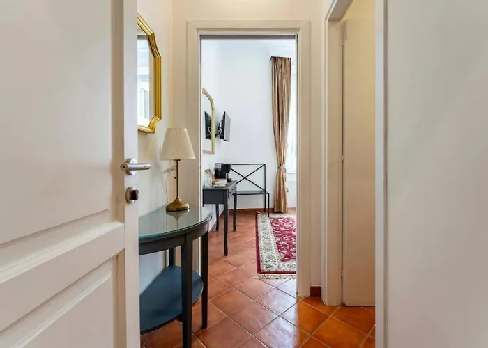 Fori Imperiali Colosseum בית הארחה